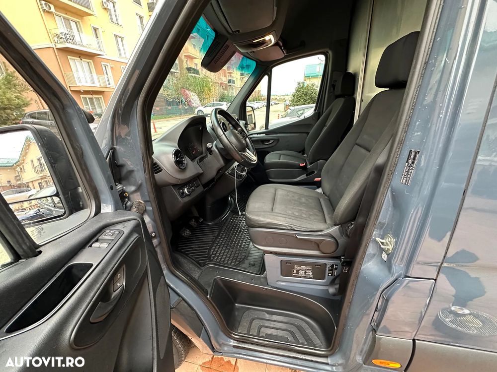 Mercedes-Benz Sprinter - 10