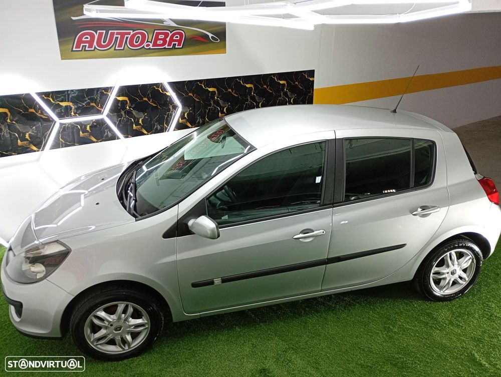 Renault Clio 1.2 16V Dynamique - 33