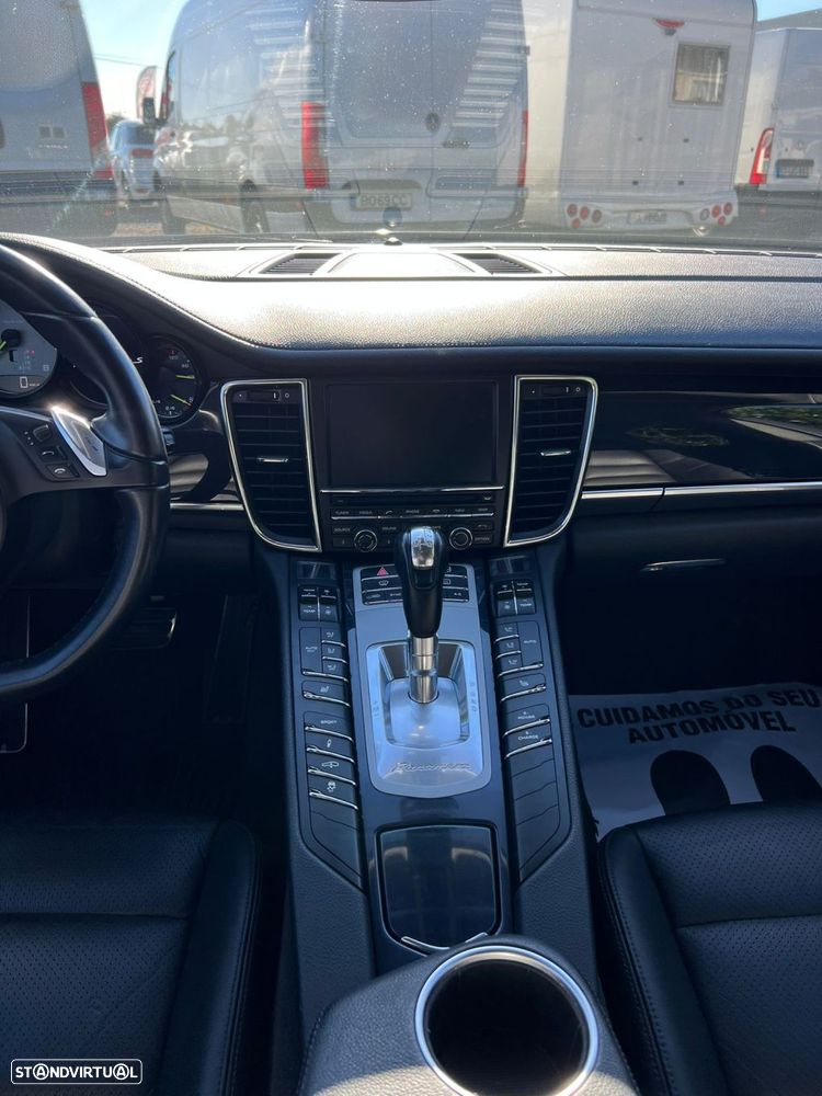 Porsche Panamera - 28