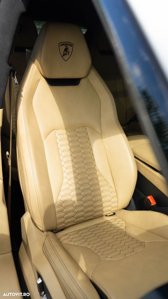Lamborghini URUS - 16