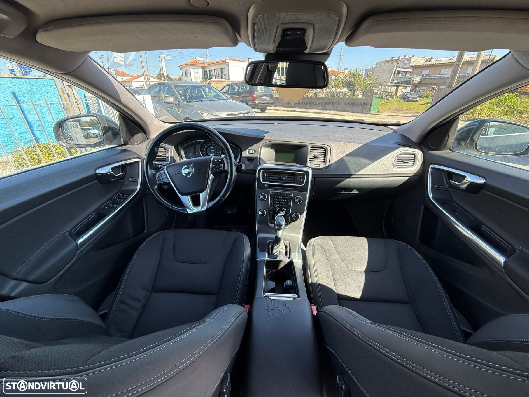 Volvo V60 1.6 D2 Momentum Eco Powershift - 11