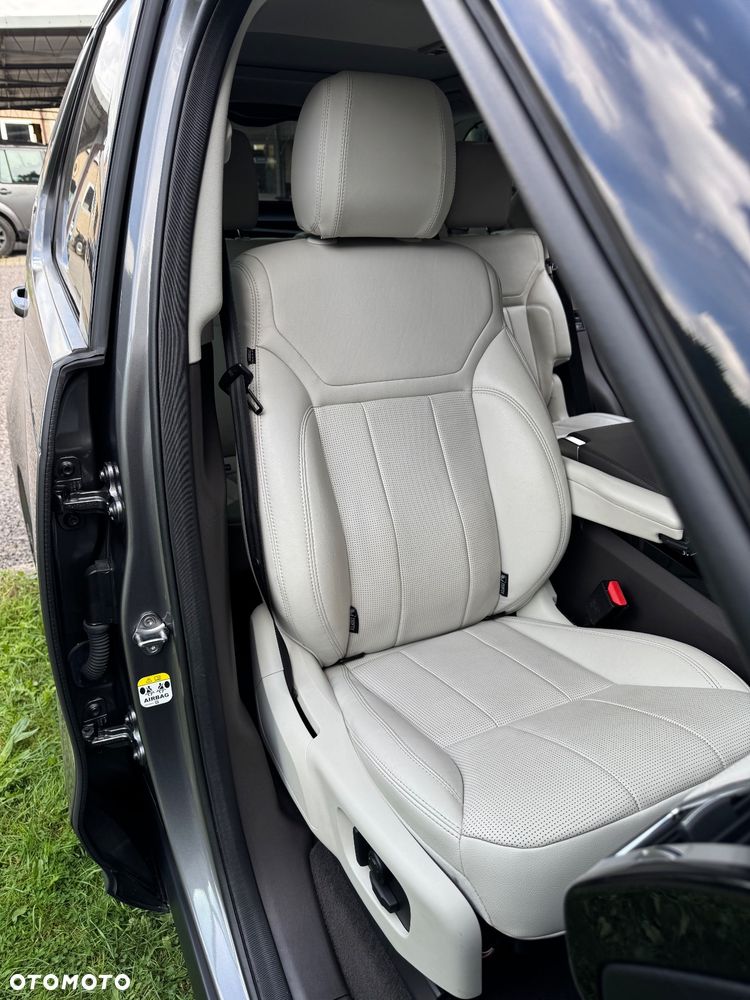Land Rover Discovery V 3.0 TD6 HSE - 16