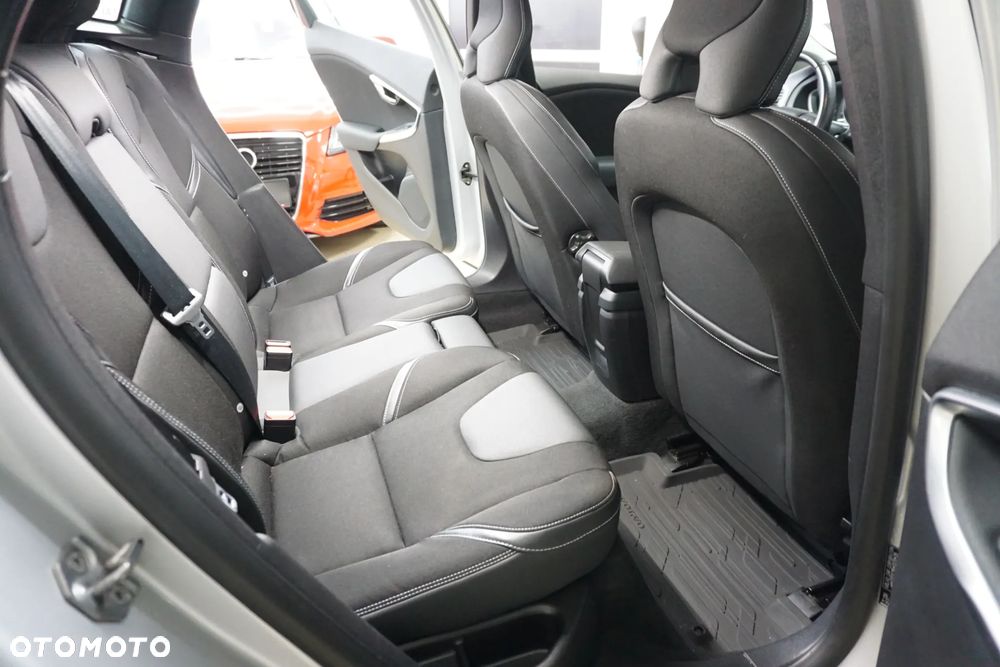 Volvo V40 D2 Geartronic Kinetic - 24