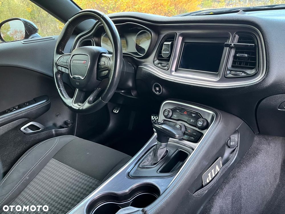 Dodge Challenger - 26