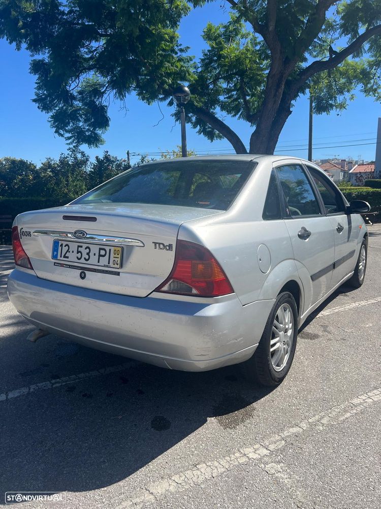 Ford Focus 1.8 TDdi Ghia - 4