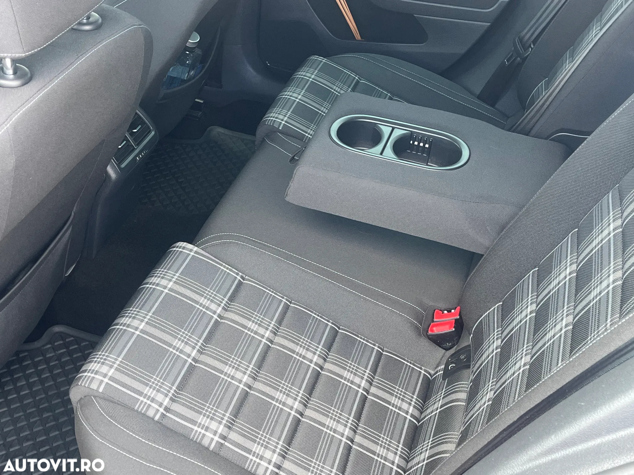 Volkswagen Golf 2.0 TDI GTD - 19