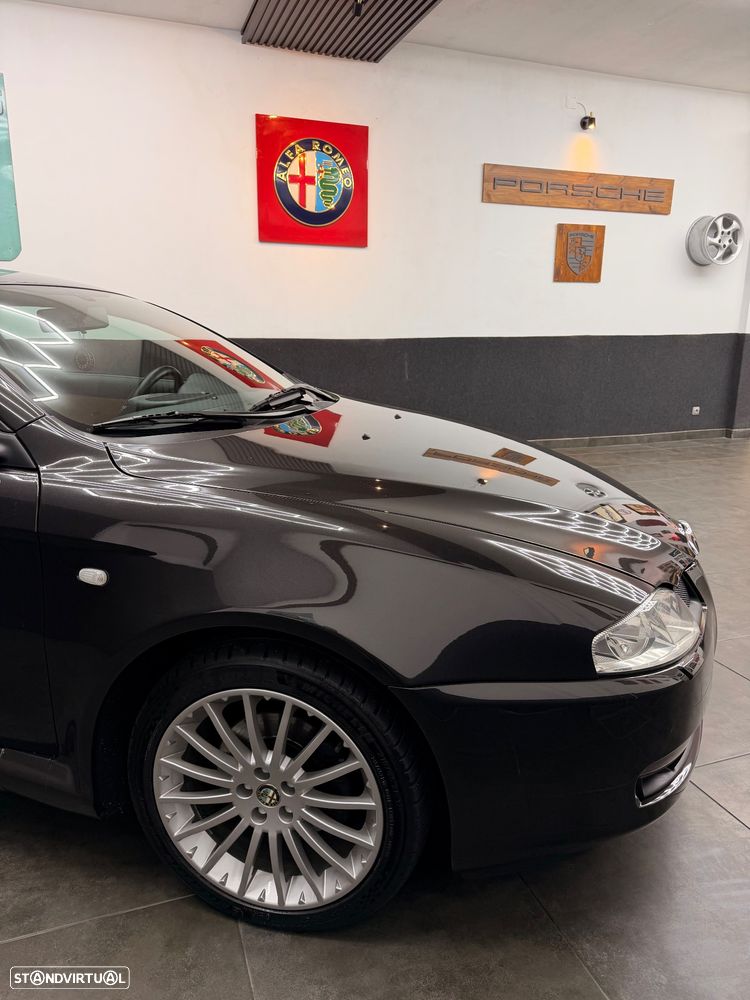 Alfa Romeo GT 1.9 JTD M-JET Distinctive - 13