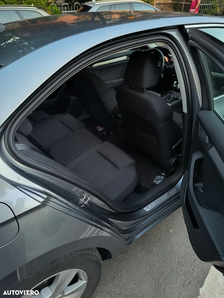 Skoda Superb 2.0 TDI DSG Ambition - 17