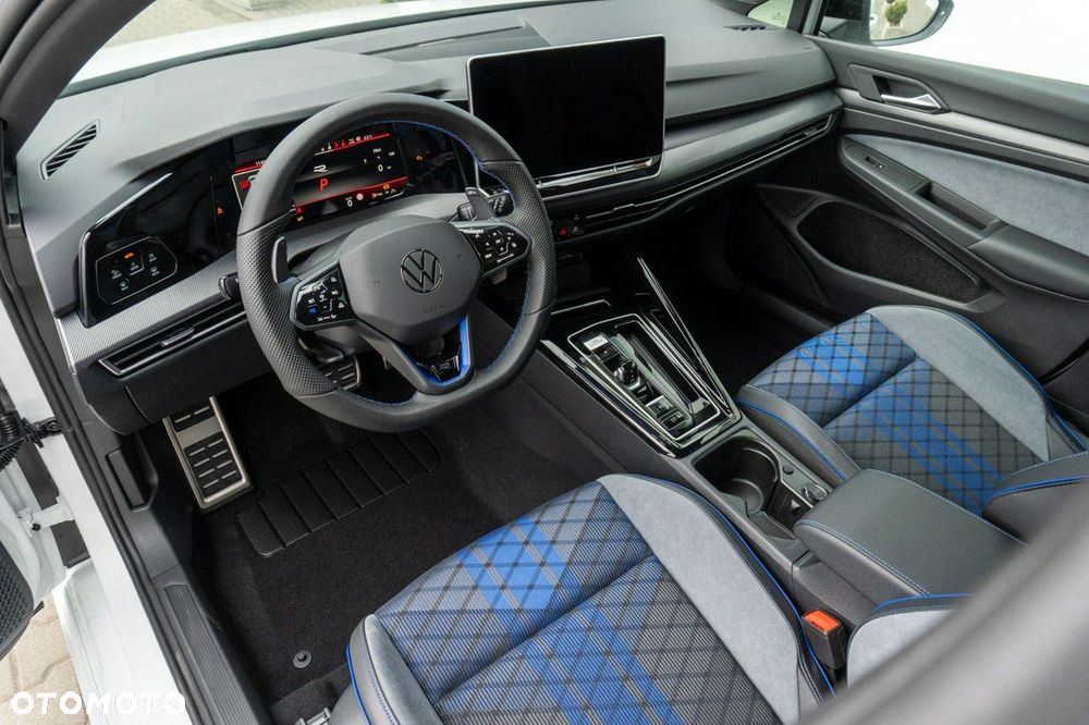 Volkswagen Golf - 11