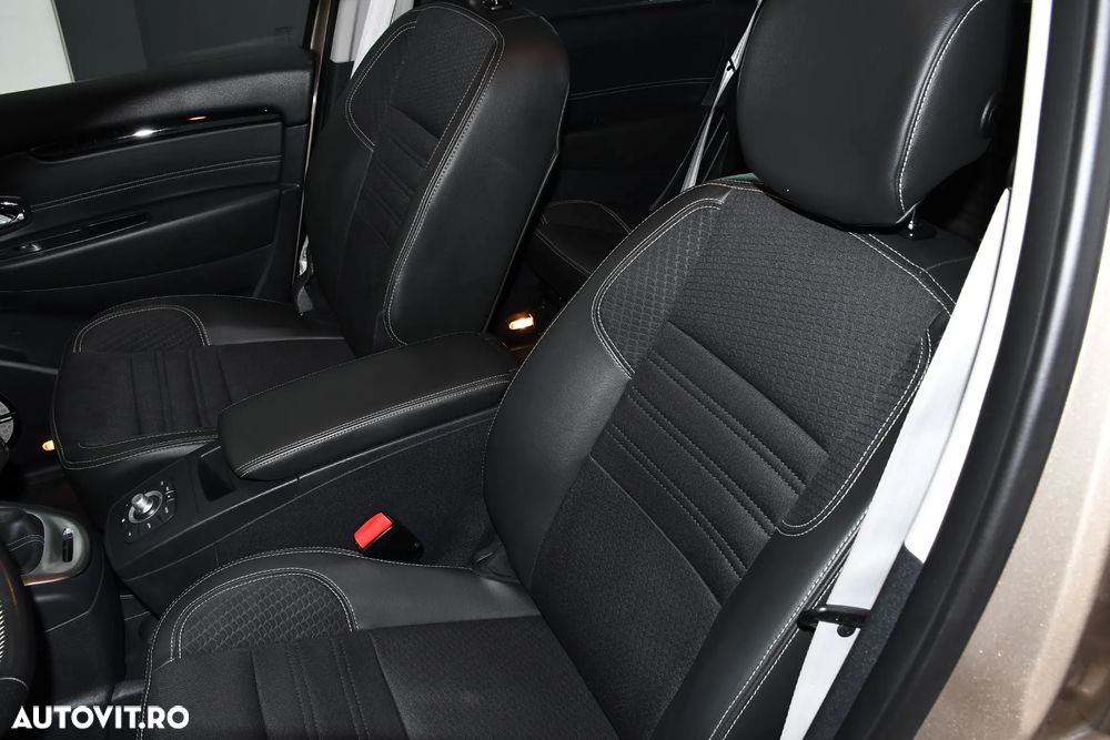 Renault Scenic TCe 130 Bose Edition - 16