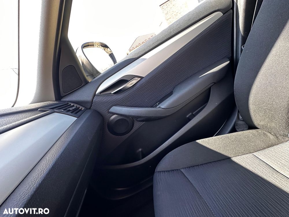 BMW X1 xDrive18d Sport Line - 17