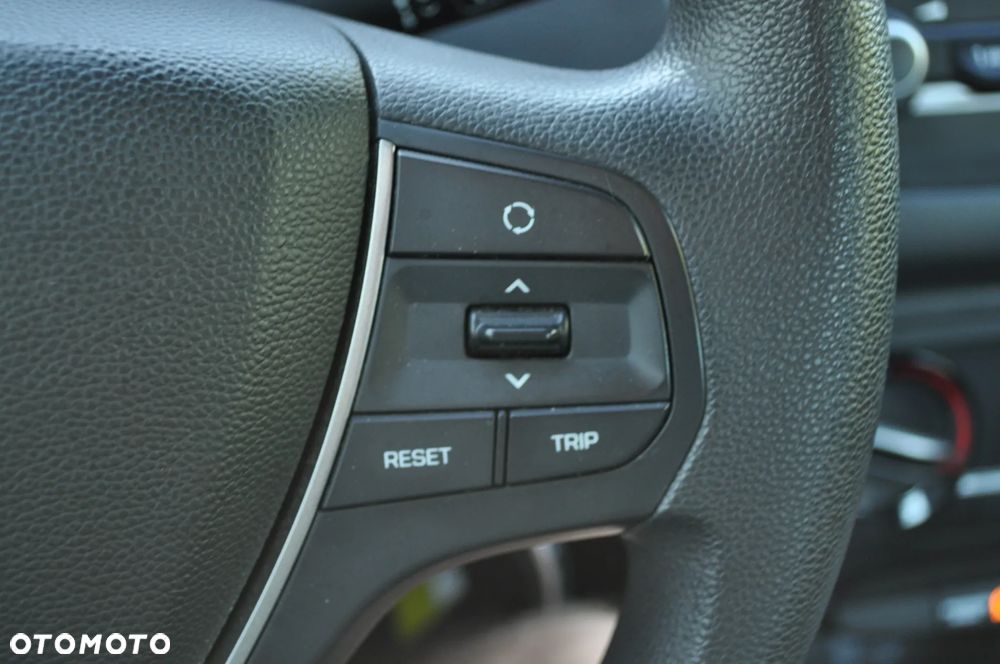 Hyundai i20 1.2 Select - 24