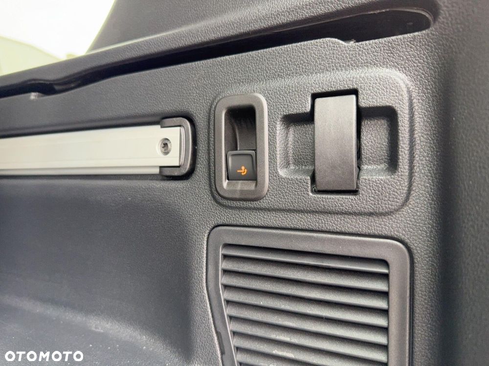 Volkswagen Touran - 19