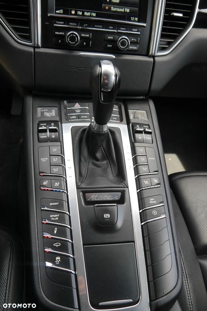 Porsche Macan Turbo - 12