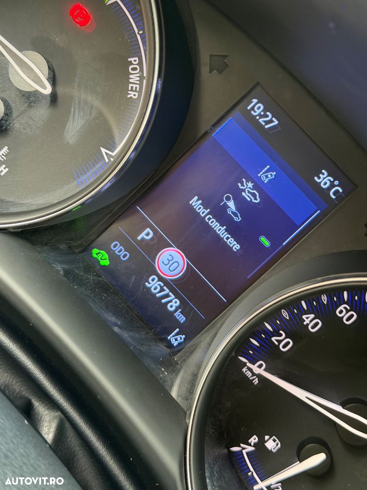 Toyota C-HR - 8