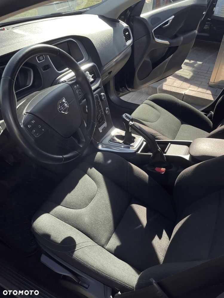 Volvo V40 D2 Drive-E Momentum - 13