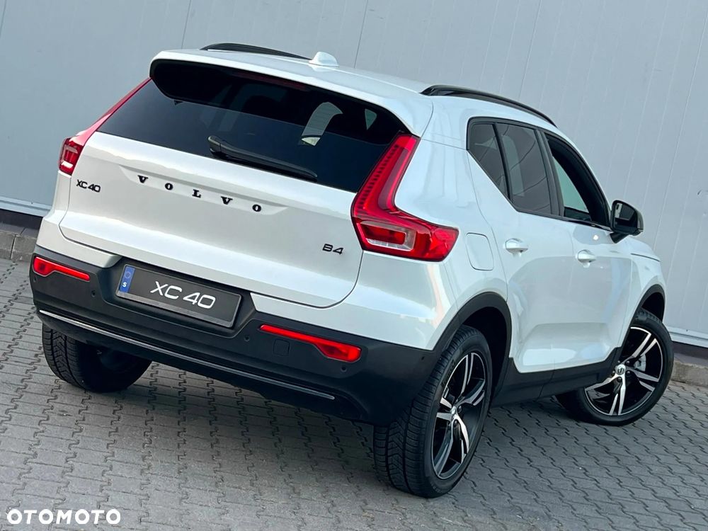 Volvo XC 40 B4 Plus Bright - 12