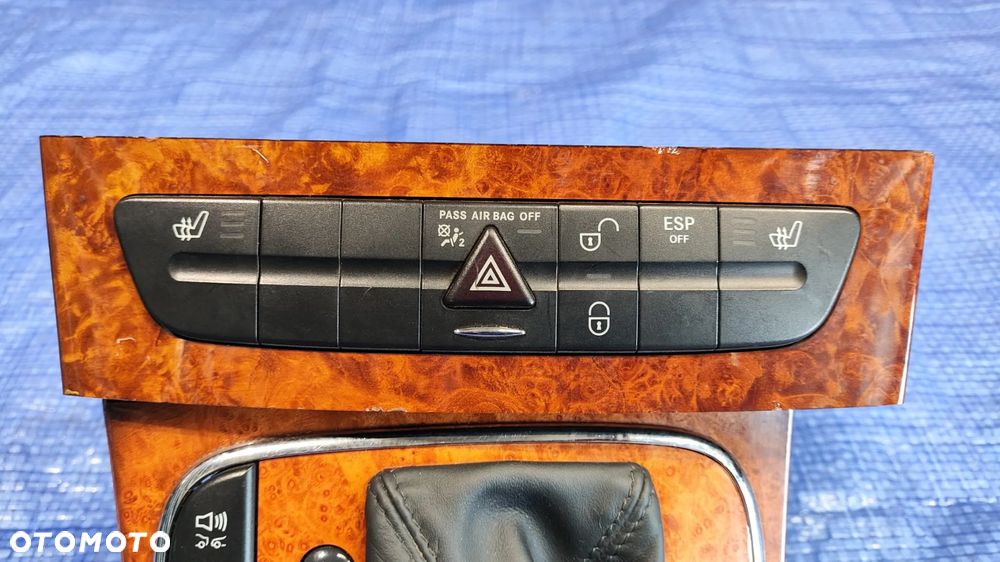 RAMKA SCHOWEK ZMIENIARKI PANEL STEROWANIA DREWNO DEKORY GAŁKA BIEGÓW KEYLESS GO ENGINE START STOP PRZEŁĄCZNIK RADAR DISTRONIC AIRMATIC GRZANIA FOTELI KOMPLET A2115420426 A2118201810 A2118217158 A2116800552 A2116802336 MERCEDES W211 ELEGANCE - 7