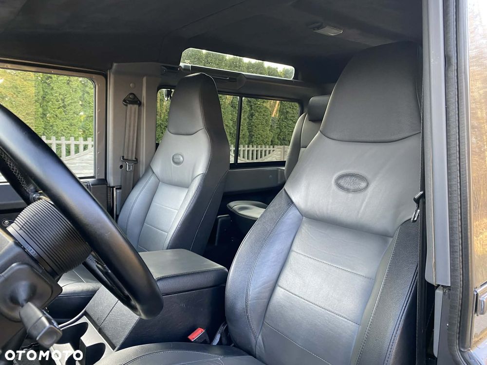 Land Rover Defender 2.2 TD4 E - 10