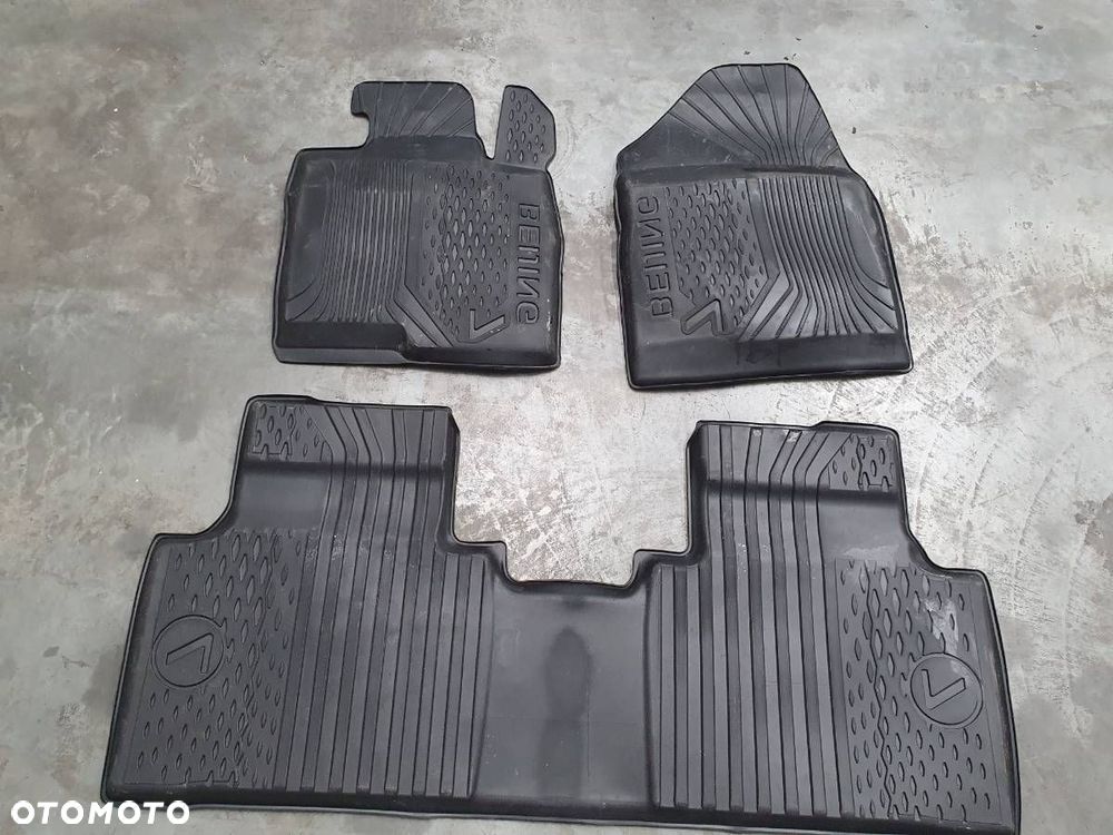 DYWANIKI WYCIERACZKI KOMPLET GUMOWE BAIC BEIJING 7 X75 2024 EU - 6