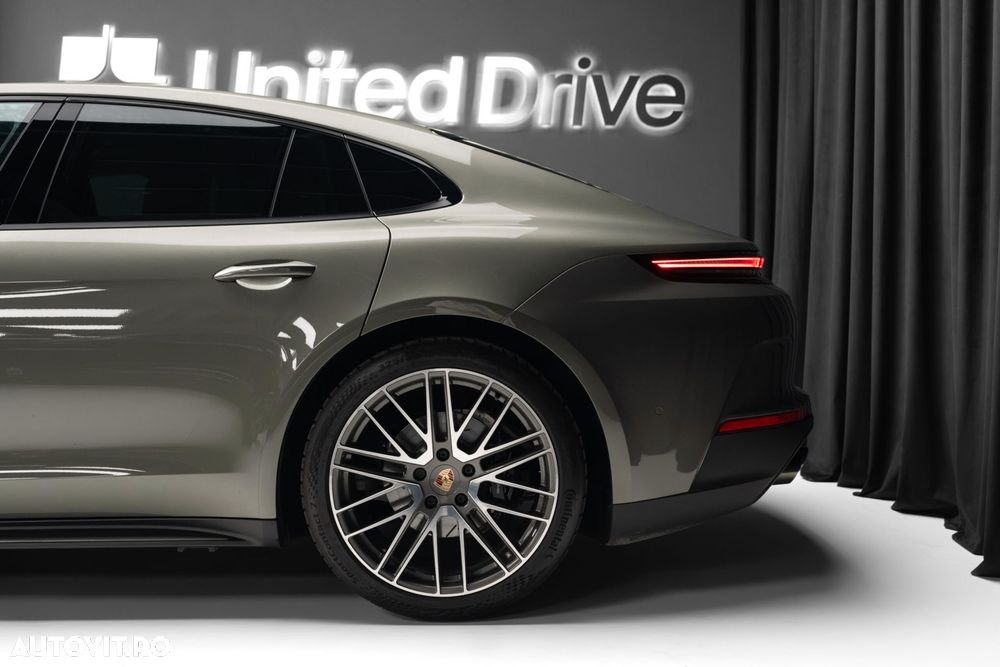 Porsche Panamera 4 - 9