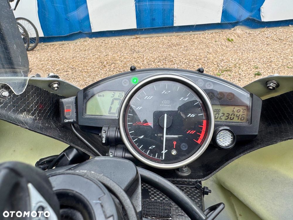 Yamaha R6 - 7