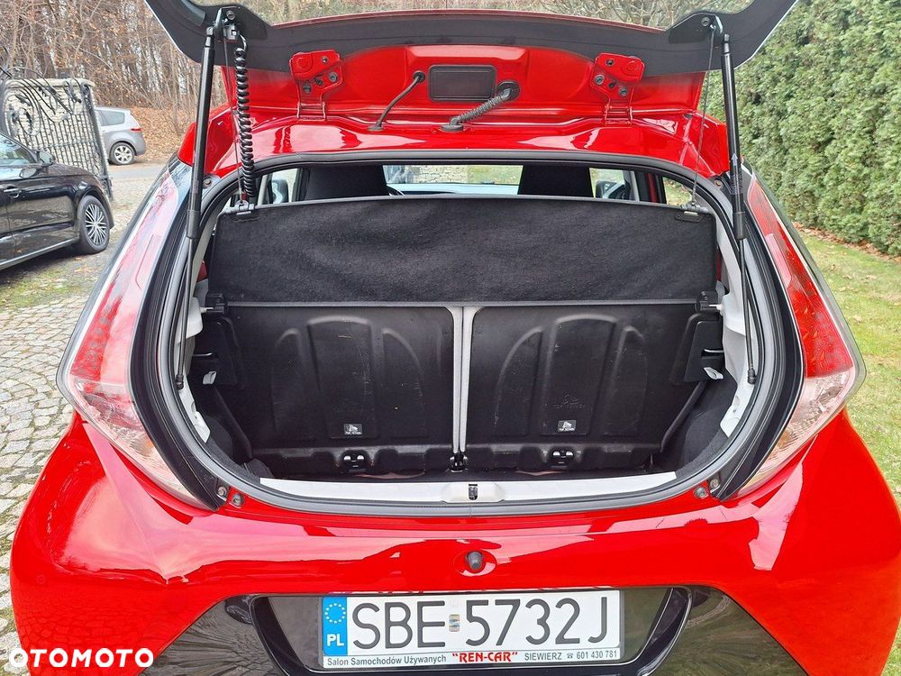 Toyota Aygo x-play touch - 22