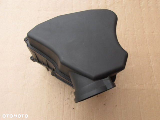 Audi A8 D3 3.0 tdi Obudowa filtra powietrza 4E0129620E 059133823E - 5