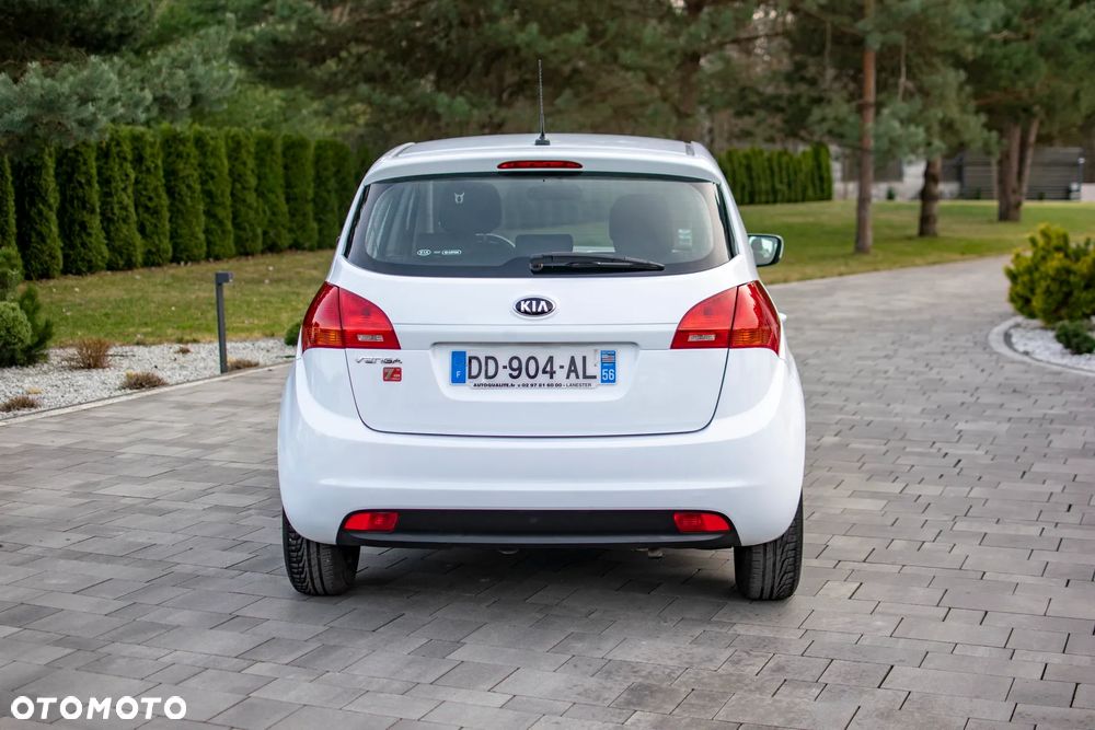Kia Venga - 19