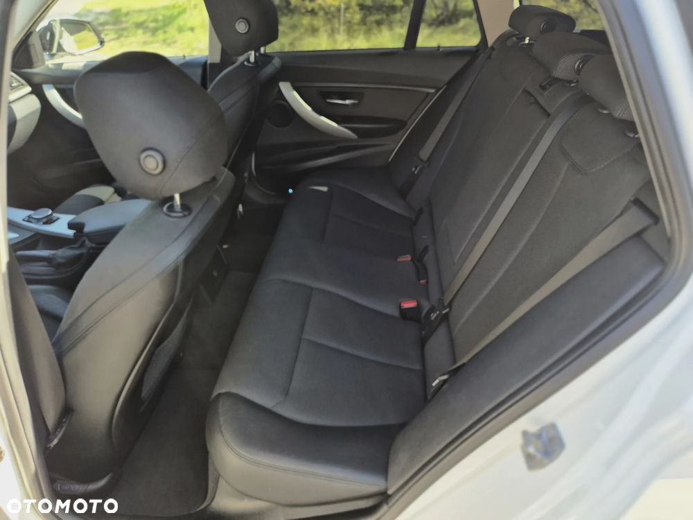 BMW Seria 3 320d Advantage sport - 16