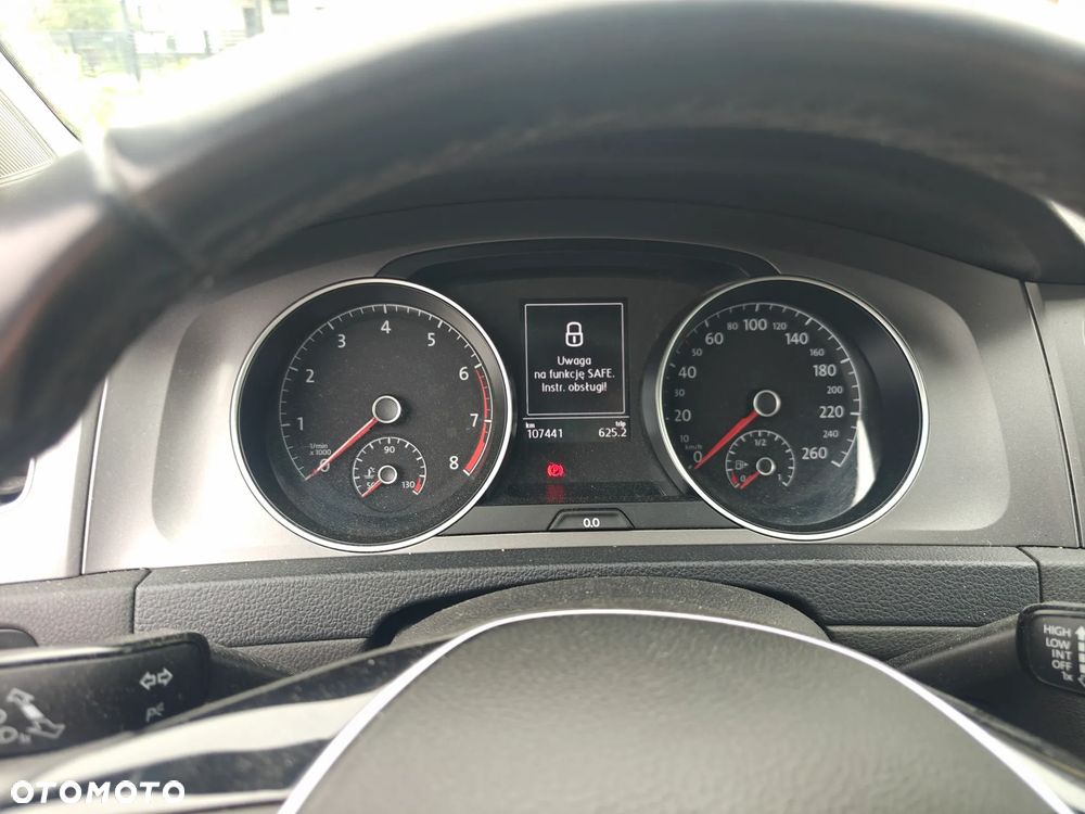 Volkswagen Golf - 5