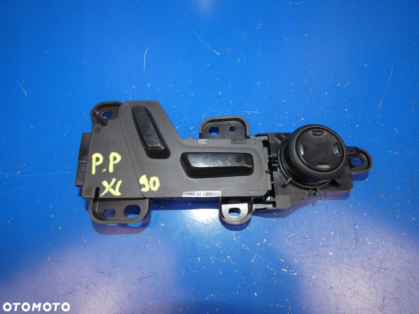 VOLVO XC90 II PANEL REGULACJI USTAWIANIA FOTELA PRAWY PRZÓD - 1