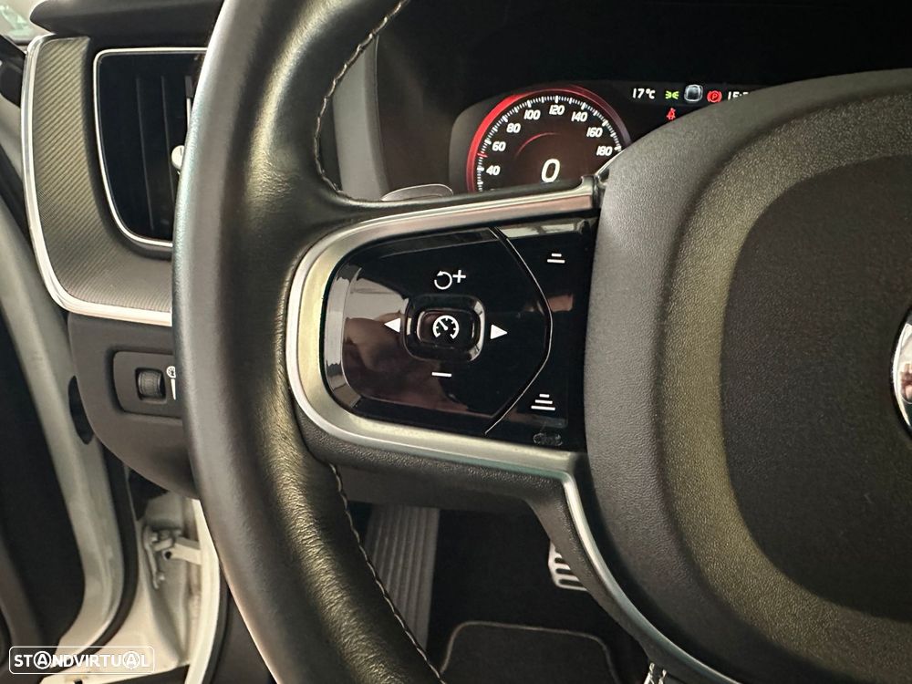 Volvo XC 60 2.0 D4 R-Design Geartronic - 17