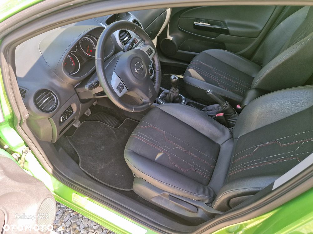 Opel Corsa 1.4 16V 150 Jahre - 17