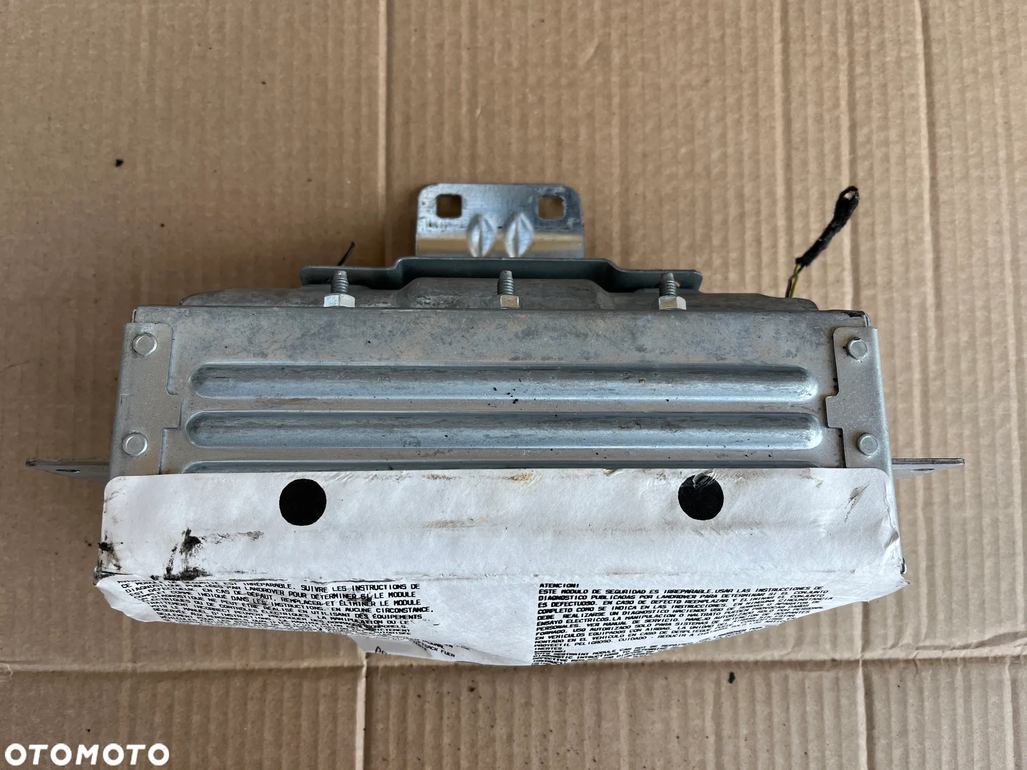 Airbag poduszka powietrzna pasażera kokpitu AH22-042A96 Land Rover Discovery 4 IV - 3