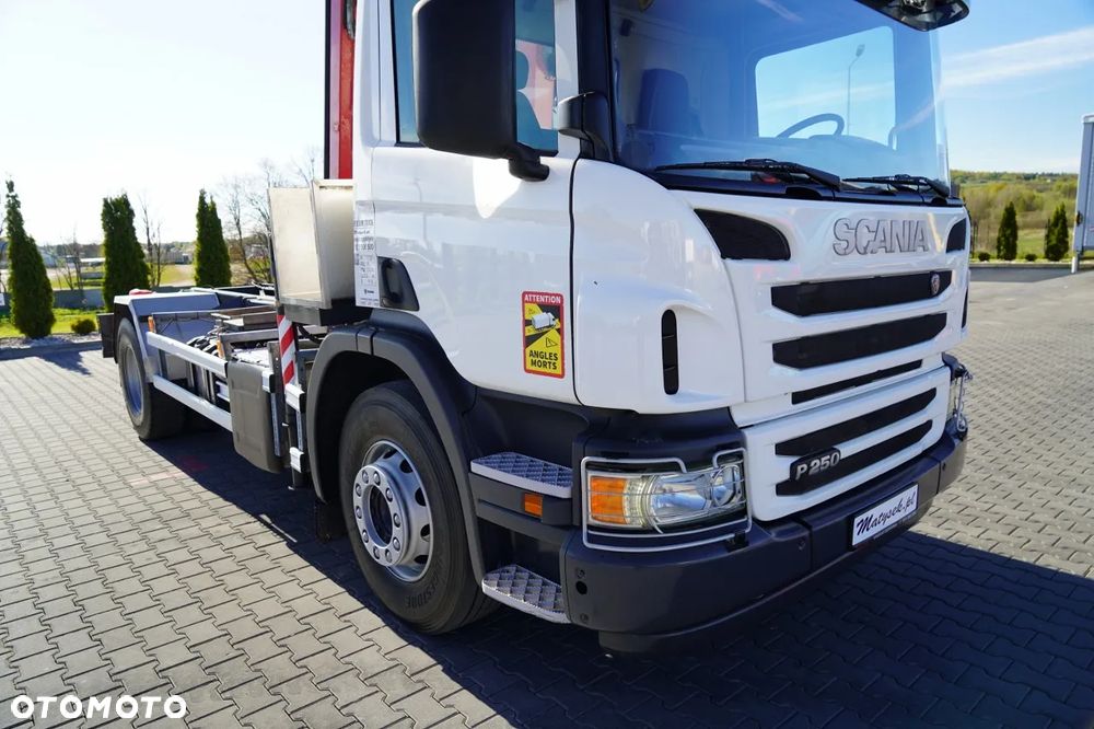 Scania P 250 / 4X2 / SIŁOWNIK DO WYWROTU /  + HDS HMF 635 K2 /  / MAX WYSÓW 7 M / STEROWANIE RADIOWE / ROTATOR /  EURO 6 - 14