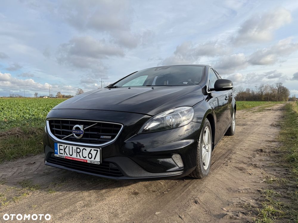 Volvo V40 D4 Drive-E R-Design Momentum - 1