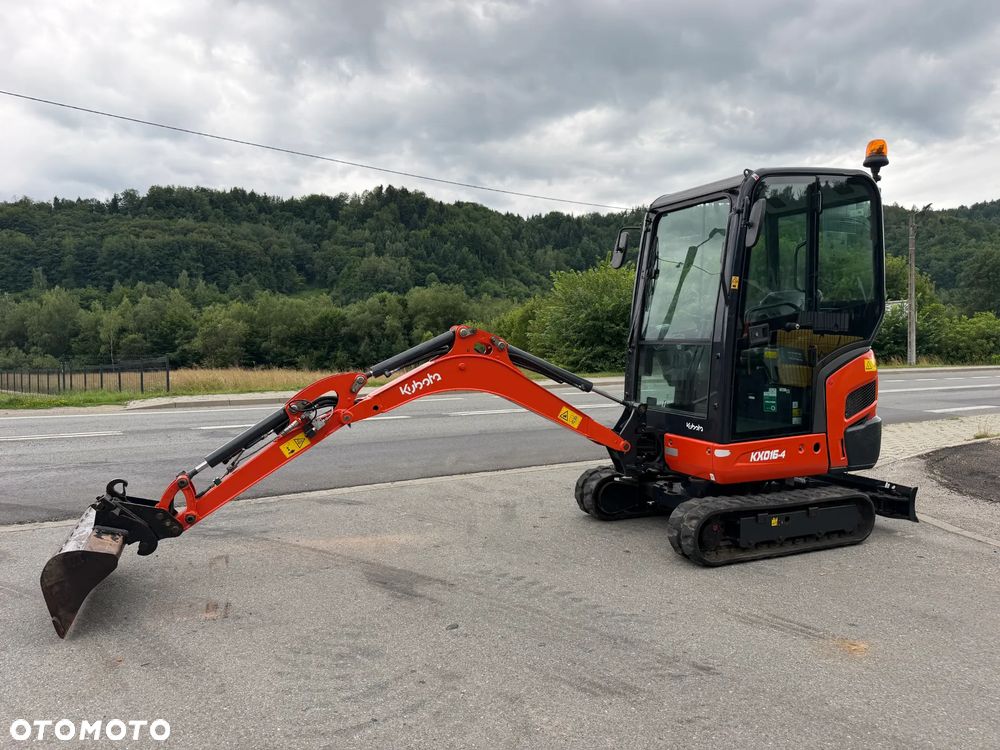 Kubota KX016-4 Koparka Gąsienicowa 2 tony. DEKRA aktualna do 2026r. 3 łyżki.+ pług fabryczny do równania kruszywa lub odśnieżania. Szybkozłącze Hydrauliczne. zmiana łyżek bez wychodzenia z kabiny! Rozsuwane Hydr. podwozie! Sprowadzona z Gospodarstwa Norweskiego! Zero luzów i wycieków. Maszyna jak Nowa z Salonu! 2020 rok. 1000 mtg! Pełna Dokumentacja. Gąsienice bez zużycia! Łyżka Skarpowa+ 2 kopiące. szybka wolna jazda. Ani deka luzów i wycieków. OKAZJA  Dodatkowe sekcje Hydr. Po serwisach kolejny za 400 mtg! - 29