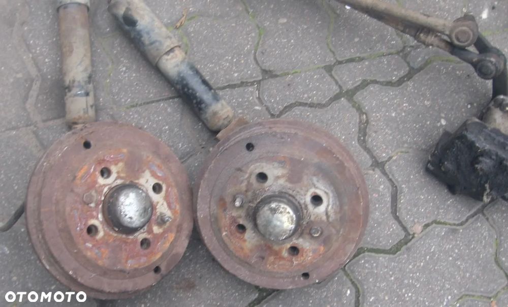 zwrotnica piasta przekładnia kierownicza MAŁY FIAT 126P MALUCH - 2