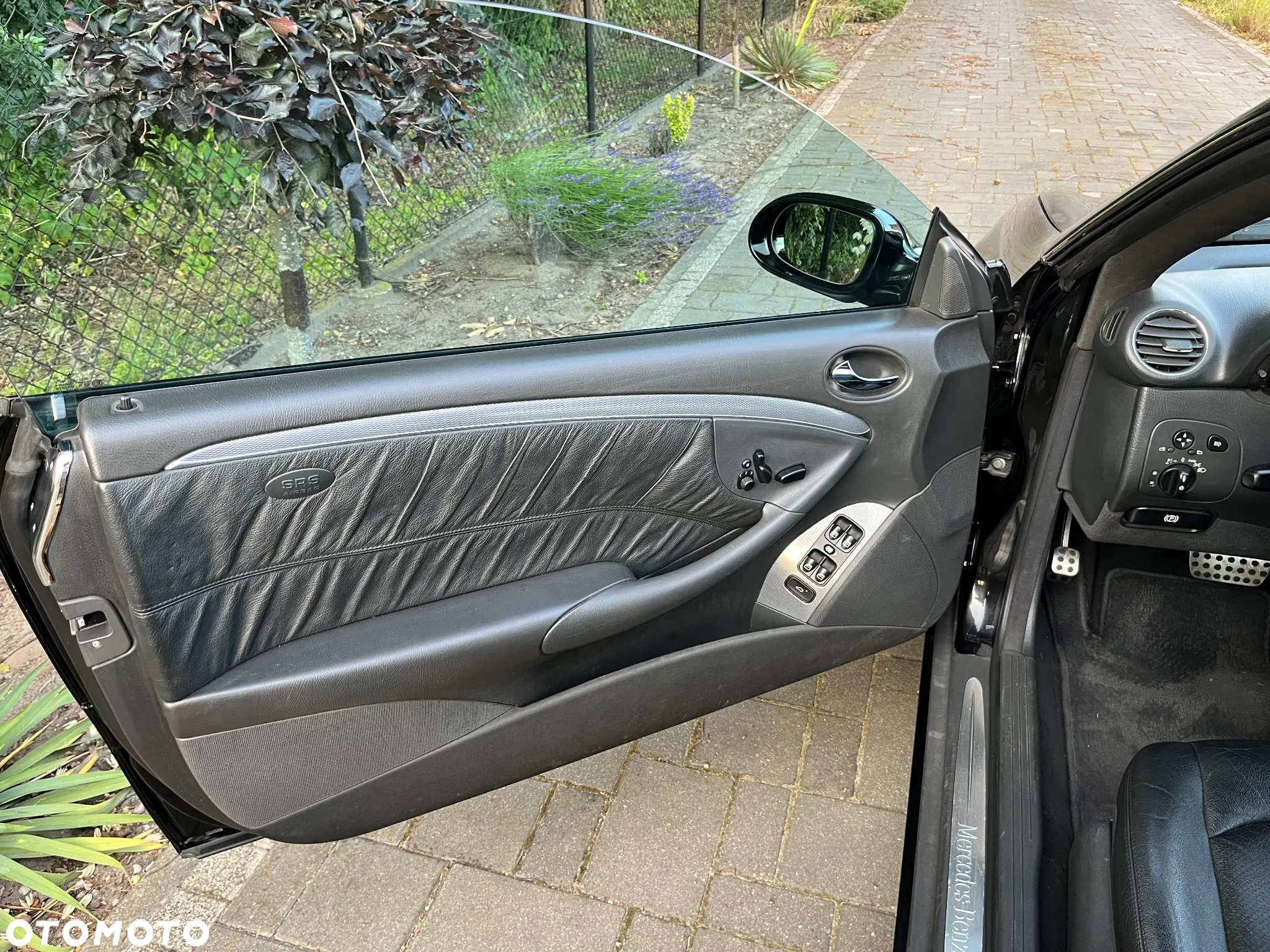 Mercedes-Benz CLK 320 - 24
