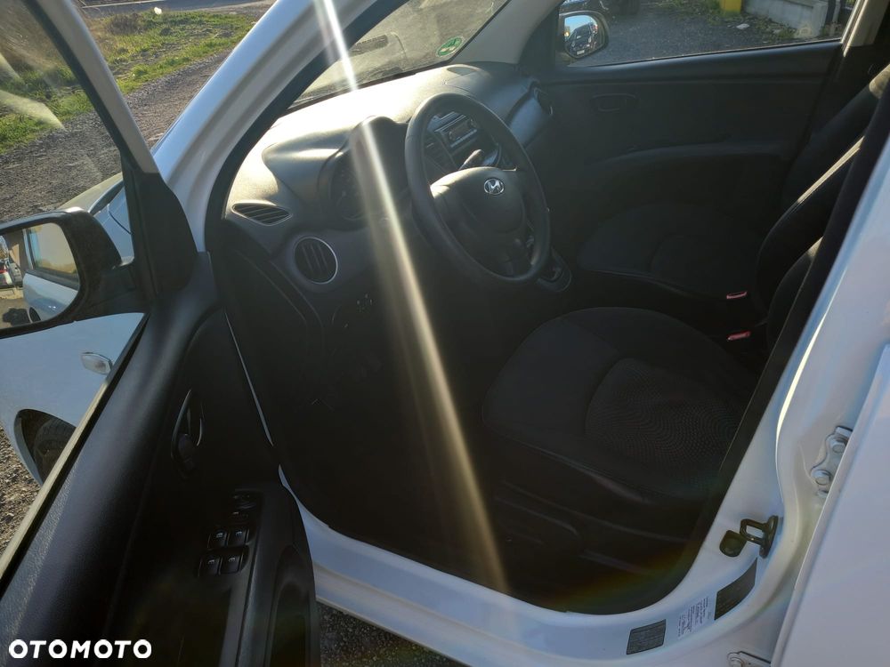 Hyundai i10 1.1 UEFA EURO 2012 Edition - 15