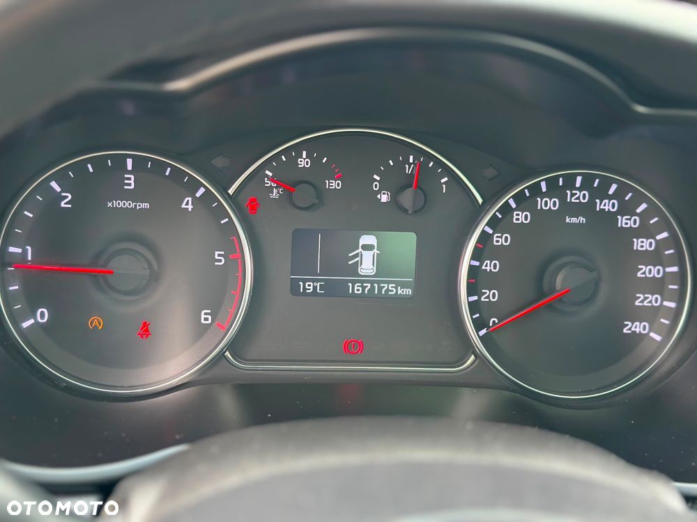 Kia Carens 1.7 CRDi 136 Fifa World Cup Edition - 17