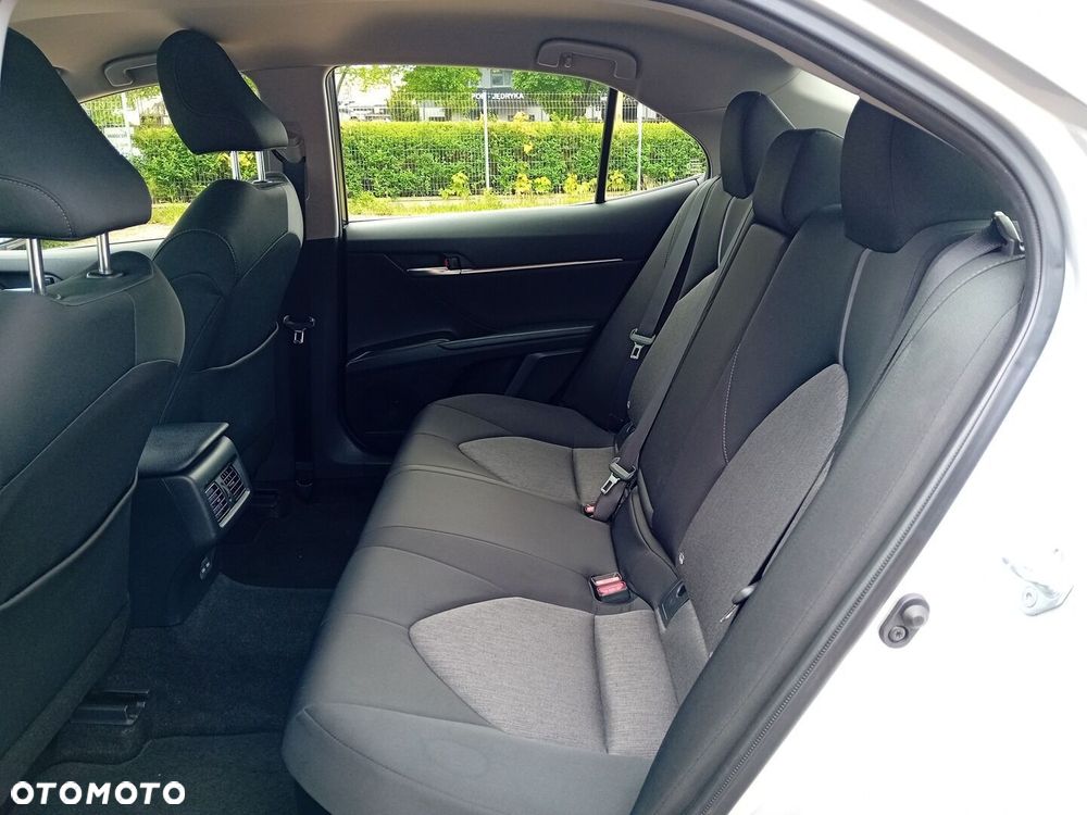 Toyota Camry 2.5 Hybrid Comfort CVT - 11