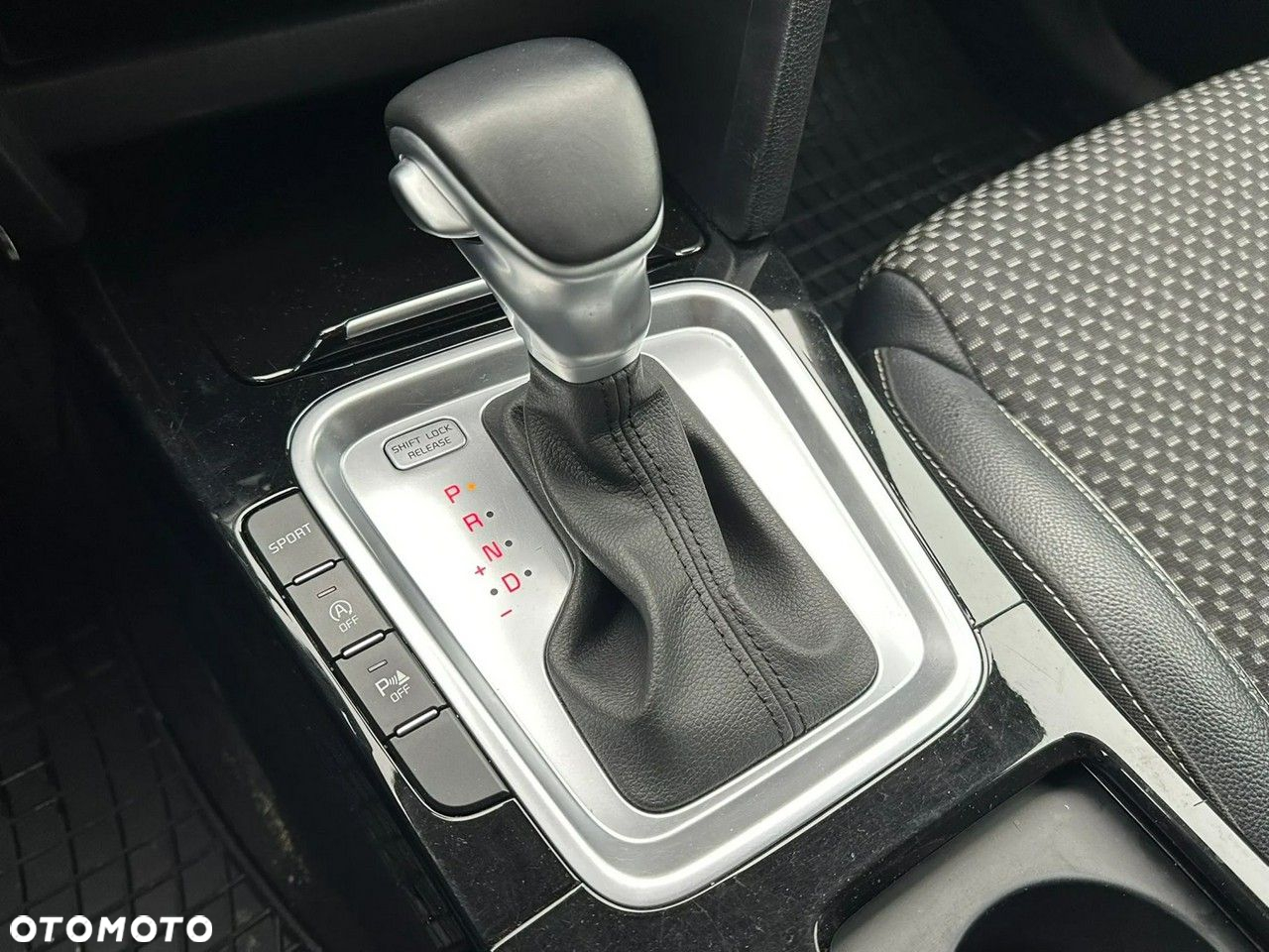 Kia Ceed 1.4 T-GDI L Business Line DCT - 21
