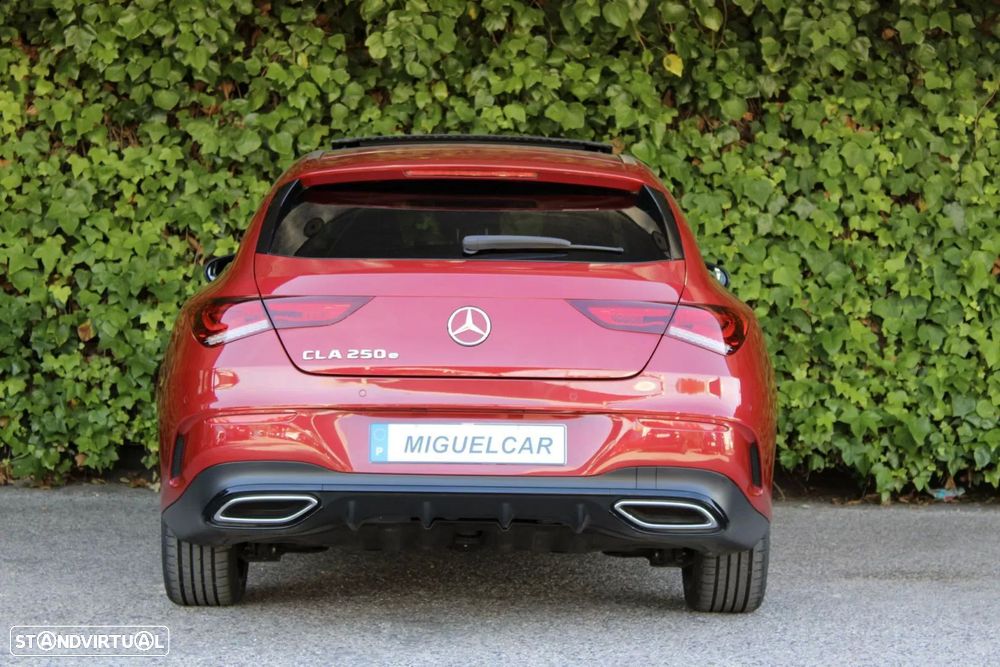 Mercedes-Benz CLA 250 e Shooting Brake AMG Line - 10