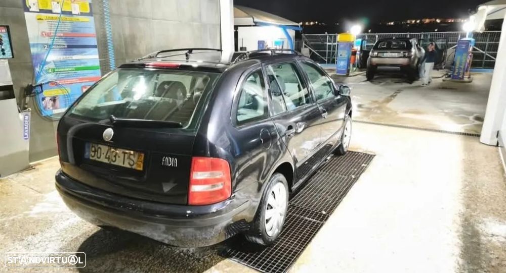 Skoda Fabia Break 1.4 Comfort - 4