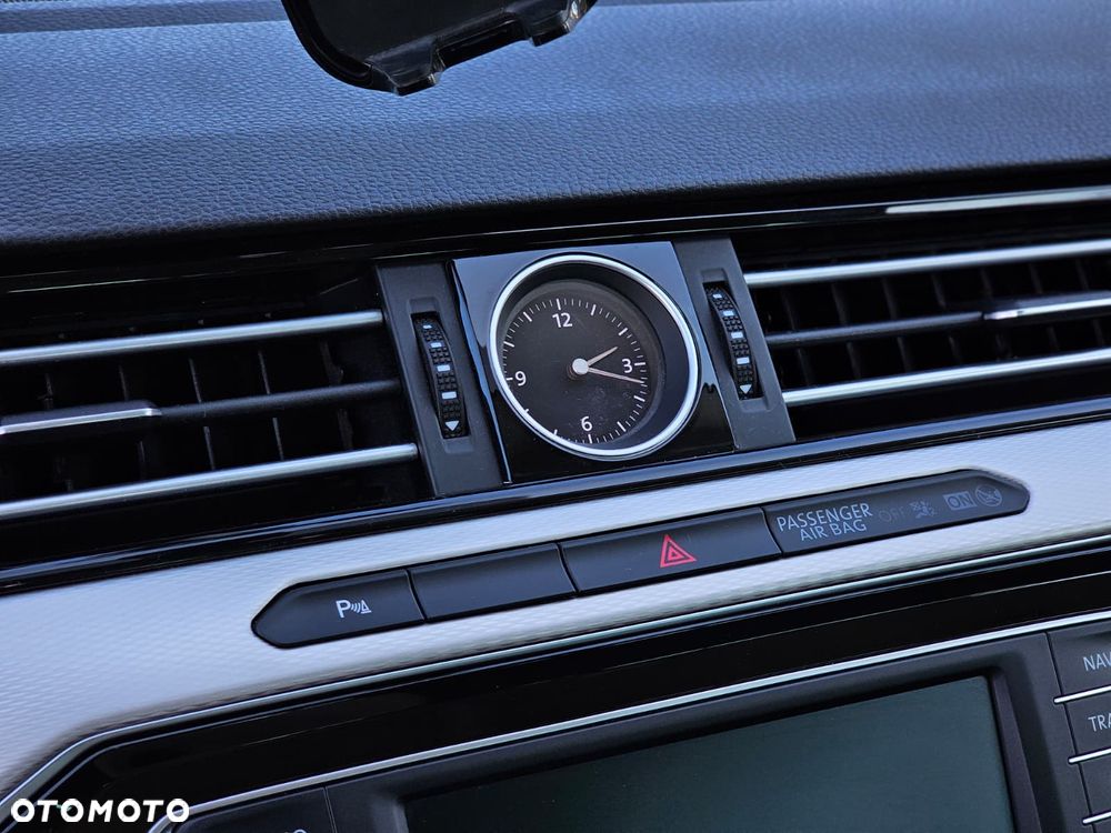 Volkswagen Passat - 23