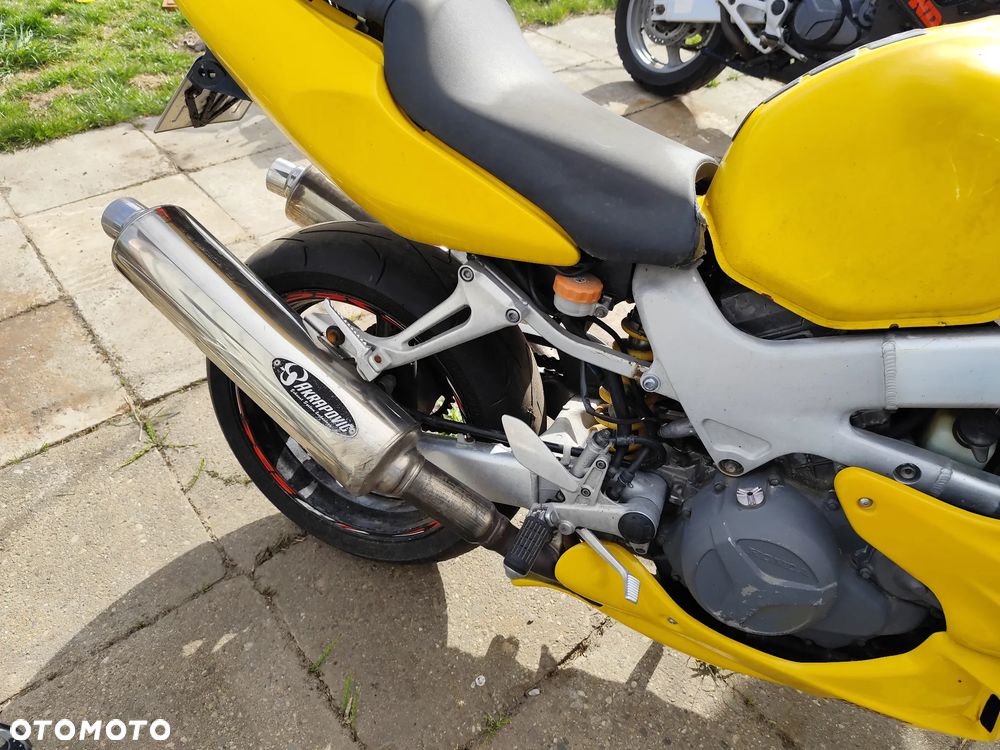 Honda VTR - 13