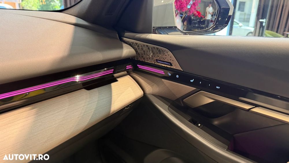 BMW Seria 5 530e Aut. - 23