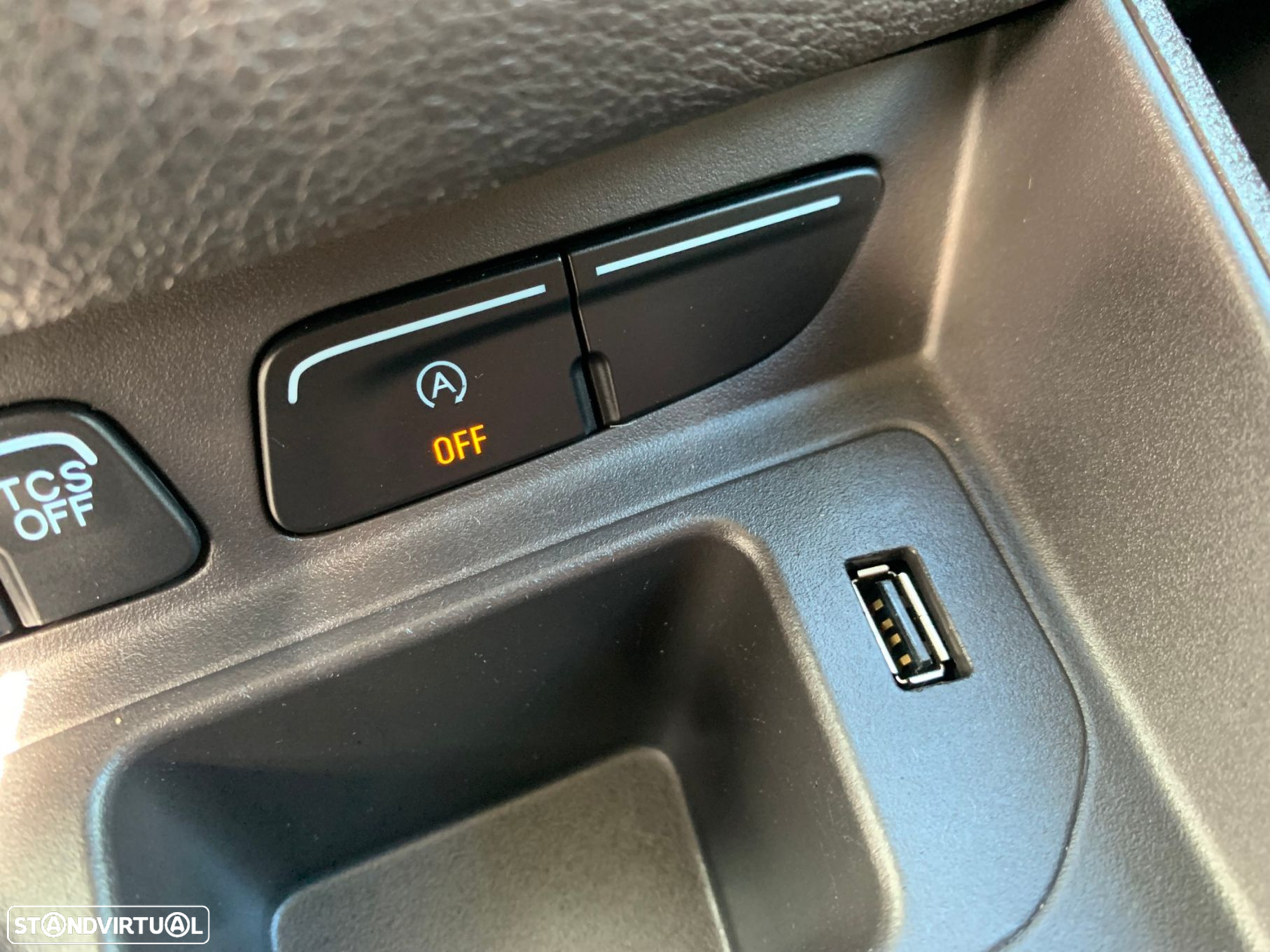 Ford Tourneo Connect 1.0i EcoBoost Titanium - 33